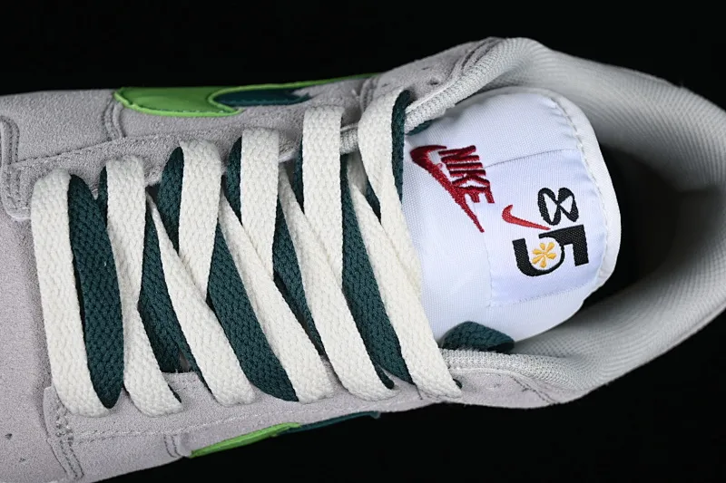 All Categories Nk SB Dunk Series Nk SB Dunk Low Low-top sneakers Cost-effective version Nk SB Dunk Low "85" double hook SB low-top sports and leisure sneakers DO9457-107